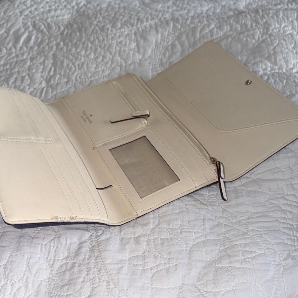 Kate Spade Wallet - Picture 5 of 10